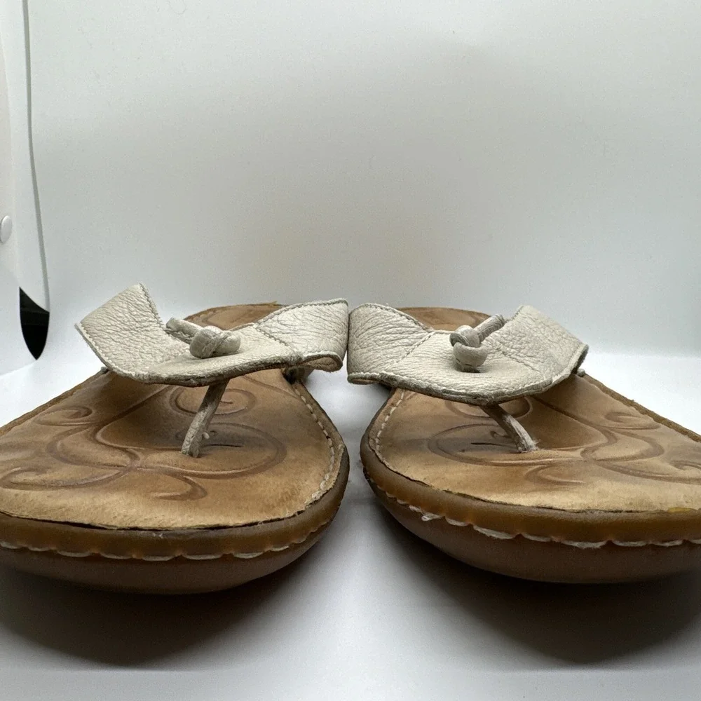 Born Taupe Flip Flop Leather Women Sandals B86811 Size 9